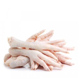 Fresh Halal Chicken Feet – gelatin-rich and full of flavour, perfect for soups, broths, or traditional recipes. Available at halalo.co.uk.