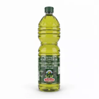 Garusana refined sunflower and extra virgin olive oil bottle held in hand front label view