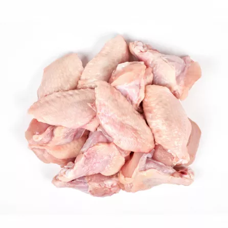 Fresh Halal Chicken Wings – versatile and flavourful, perfect for frying, baking, or grilling. Available now at halalo.co.uk.