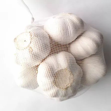 Fresh Garlic adds a pungent and flavorful aroma to your dishes. Perfect for cooking, sauces, and dips. Available at halalo.co.uk