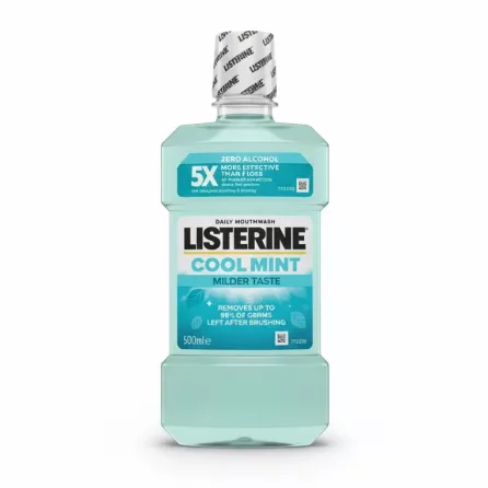 Bottle of Listerine Cool Mint mouthwash front label