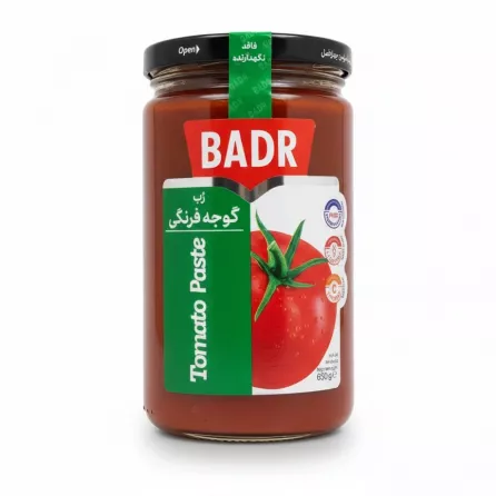 Jar of Badr tomato paste front label