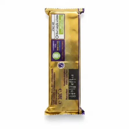 Back side of Cadbury Wispa Gold chocolate bar showing product weight and recycling information