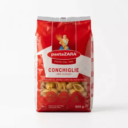 A 500g bag of Pasta Zara Conchiglie Classic pasta is shown in a close-up against a pure white background.