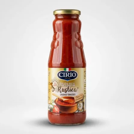 Enhanced Front view of Cirio Passata Rustica Crushed Tomatoes 680g glass bottle
