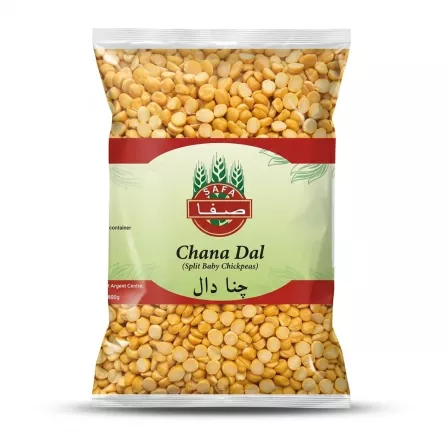 A 1:1 professional e-commerce product shot showing a centered 800g clear plastic bag of Safa Chana Dal Split Baby Chickpeas. The product is isolated on a white background with a soft, symmetrical shadow and studio lighting, featuring clean labeling with "Safa" logo and "Chana Dal" in English and Arabic.