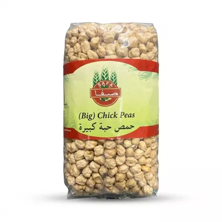 Enhanced Enhanced Front view of SAFA Big Chick Peas 800g packet held in hand