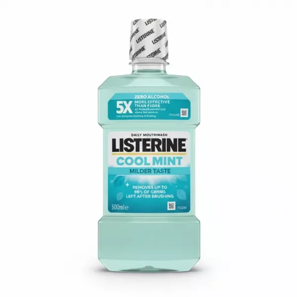 Bottle of Listerine Cool Mint mouthwash front label
