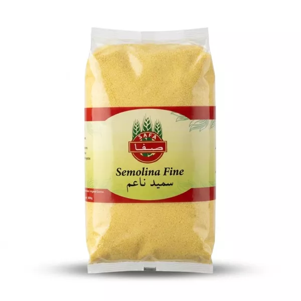 A clear plastic 800g bag of Safa Semolina Fine with Arabic and English text on the label, isolated on a white background.